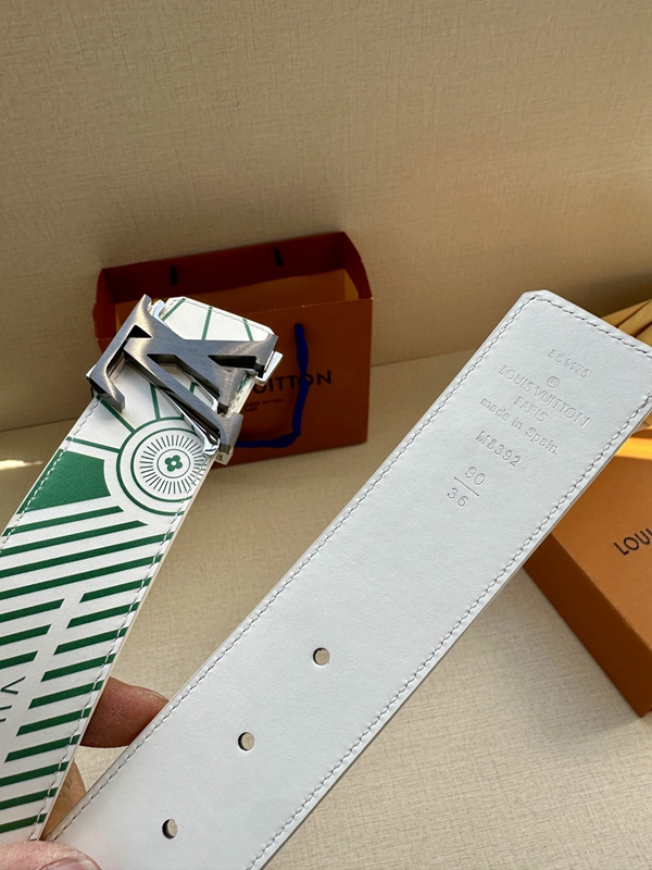 激安ルイヴィトンベルト着用イメージ